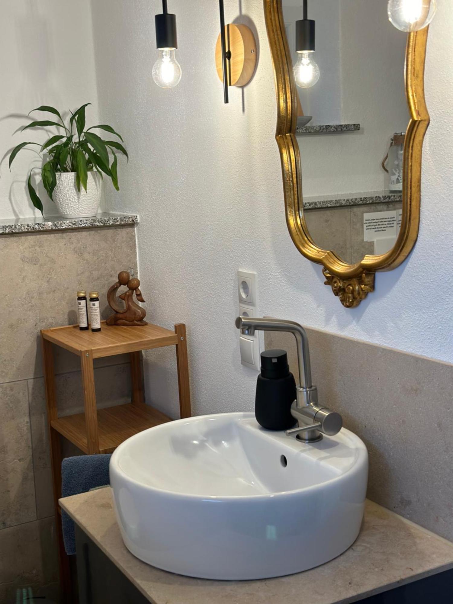 Ferienwohnung Um'S Eck Ochsenfurt Buitenkant foto